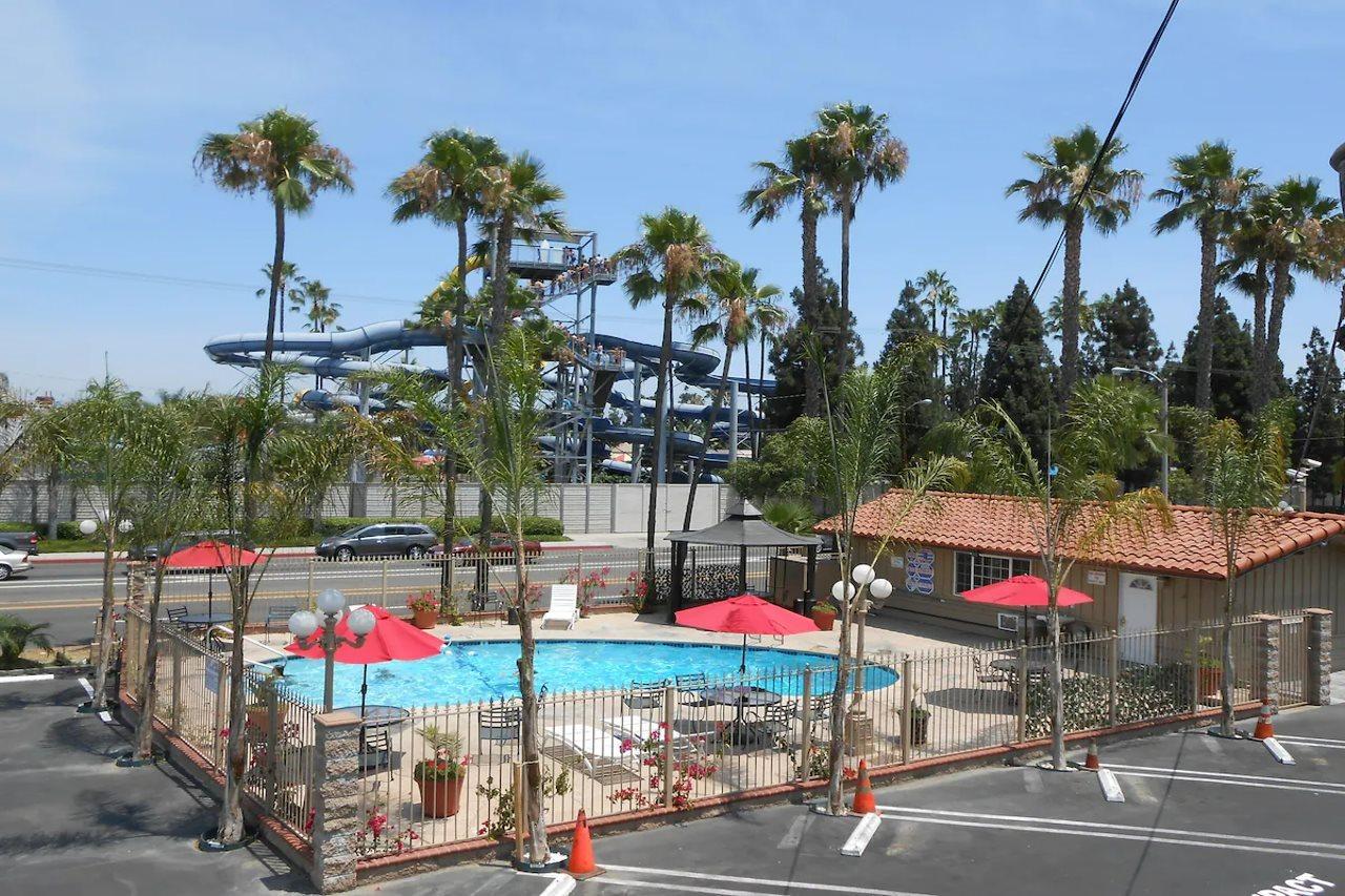 & Hotel Buena Park