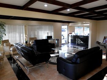 & Hotel Buena Park